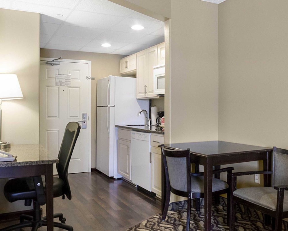 MainStay Suites Bismarck 16/25