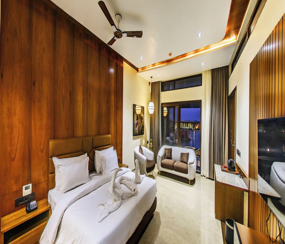 Araiya Gir A Mavintara Resort 15/62