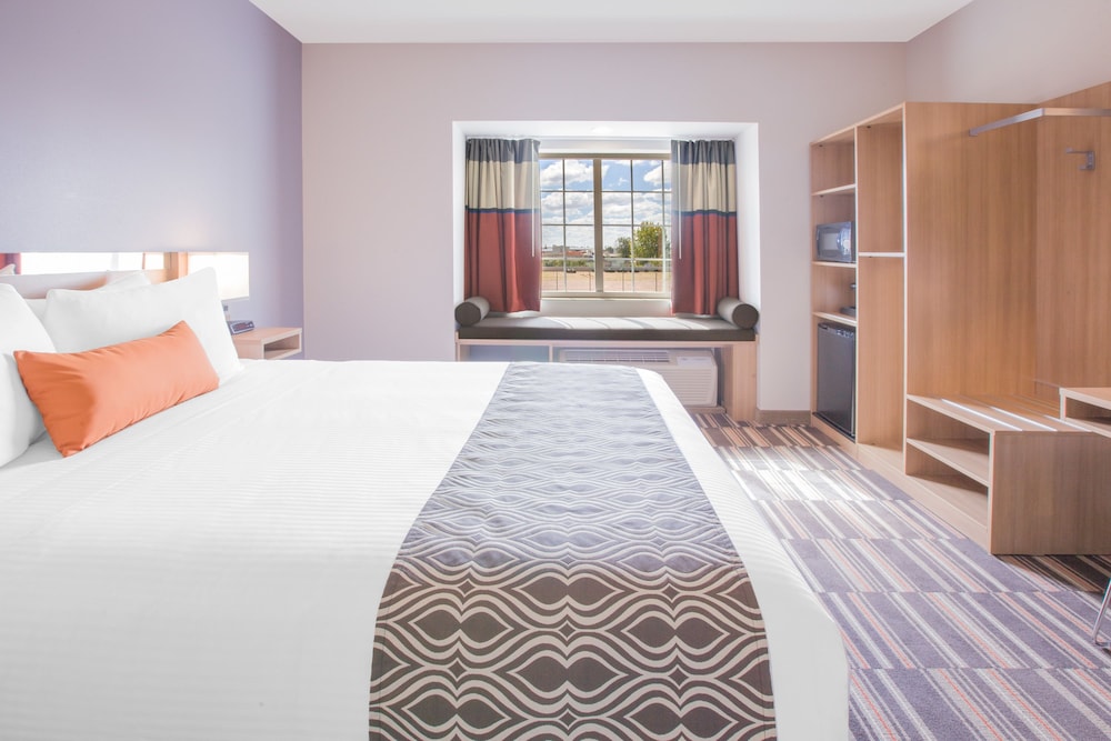 Microtel Inn & Suites By Wyndham Cuauhtemoc 9/40