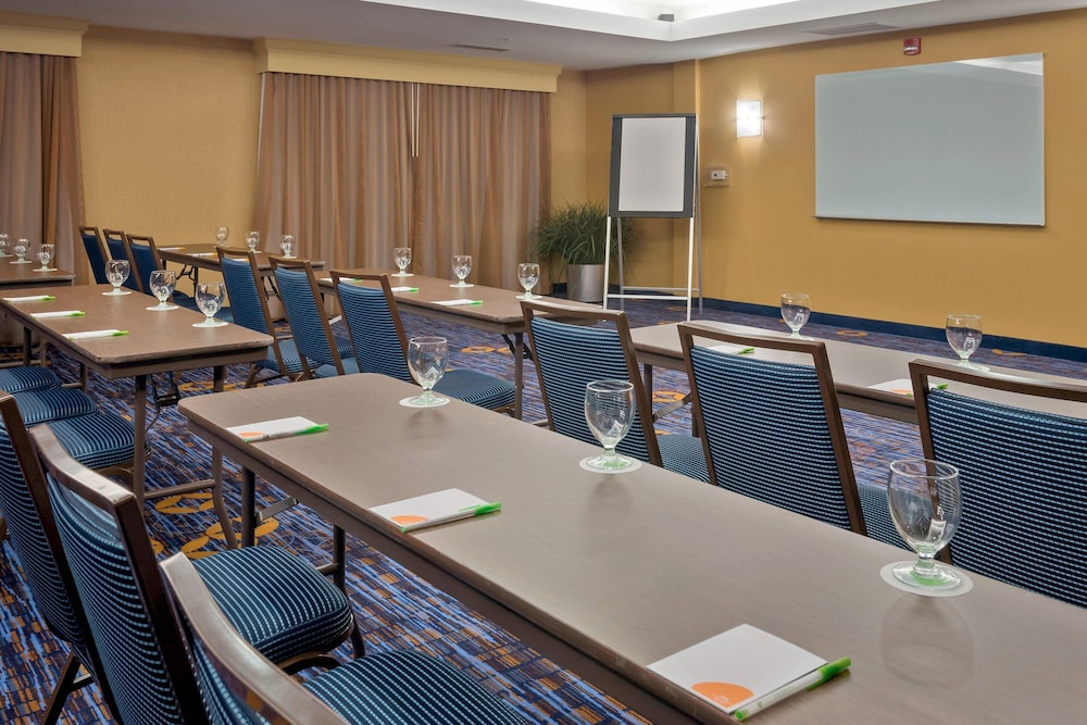 Courtyard By Marriott Winston-Salem Hanes Mall 51/66