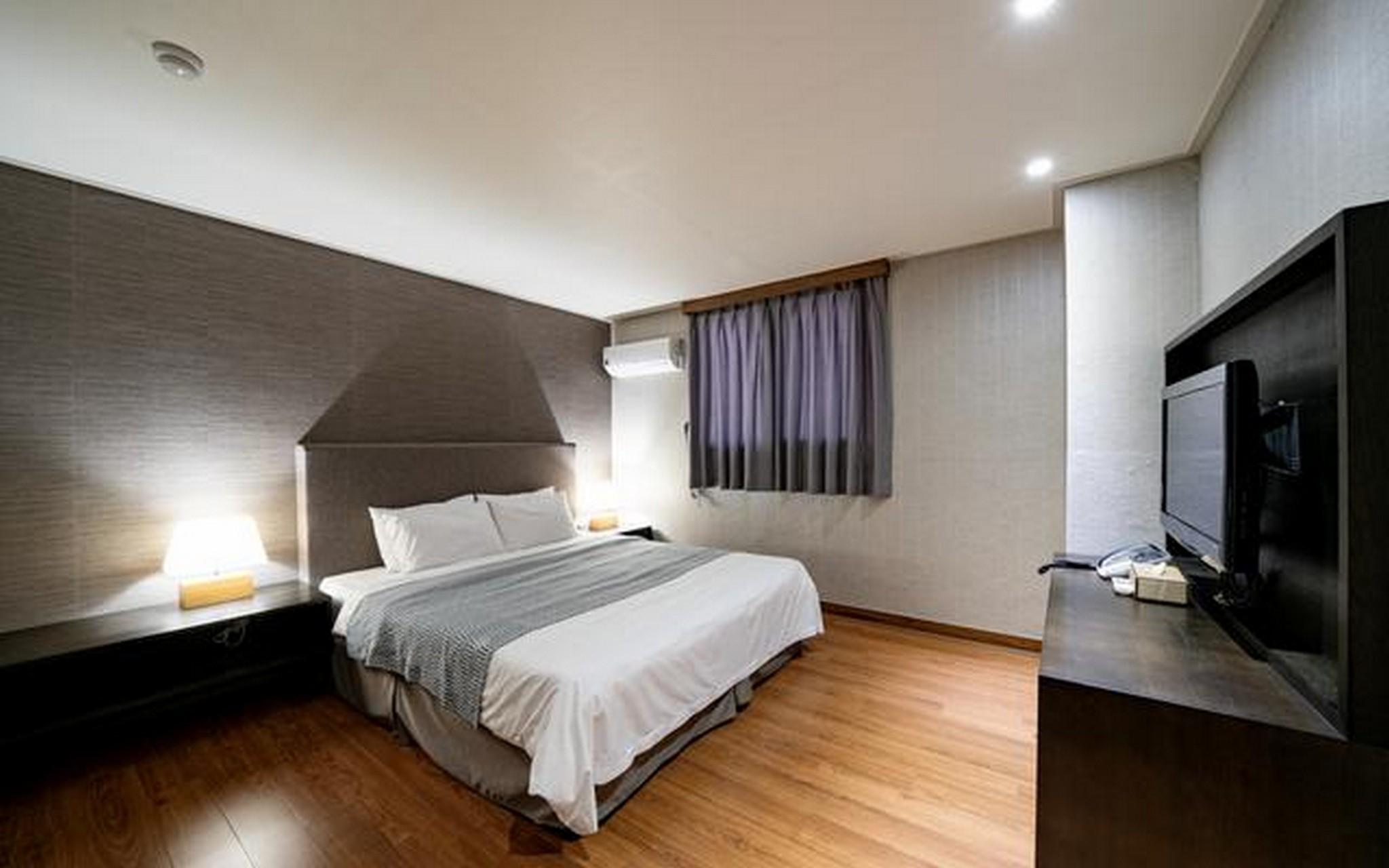 Suite, Double Bed