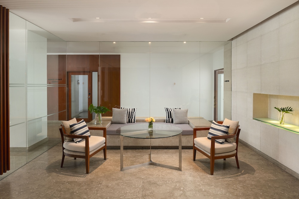 Woodlands Suites Serviced Residences 30/50