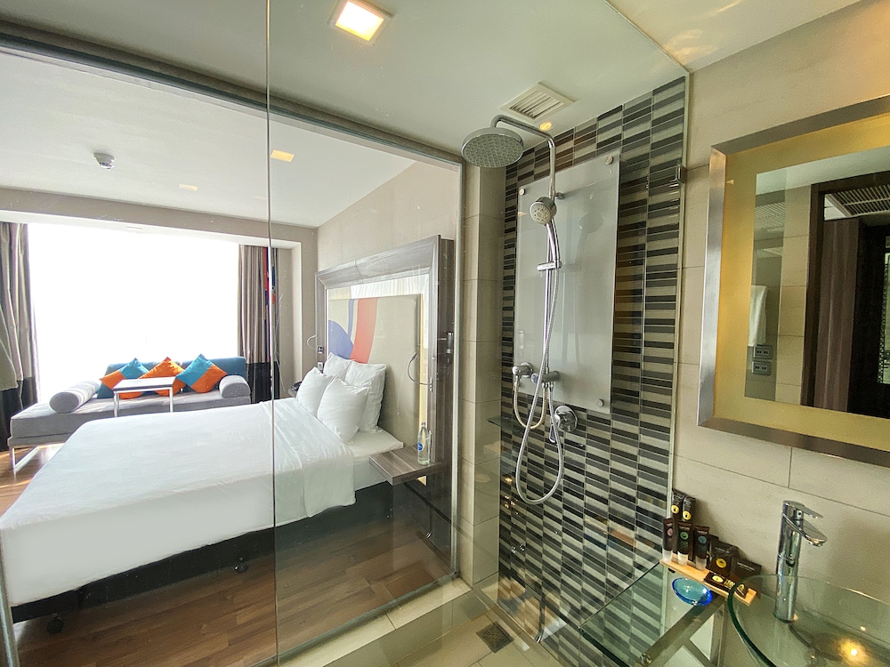 Novotel Bangkok Impact 11/77