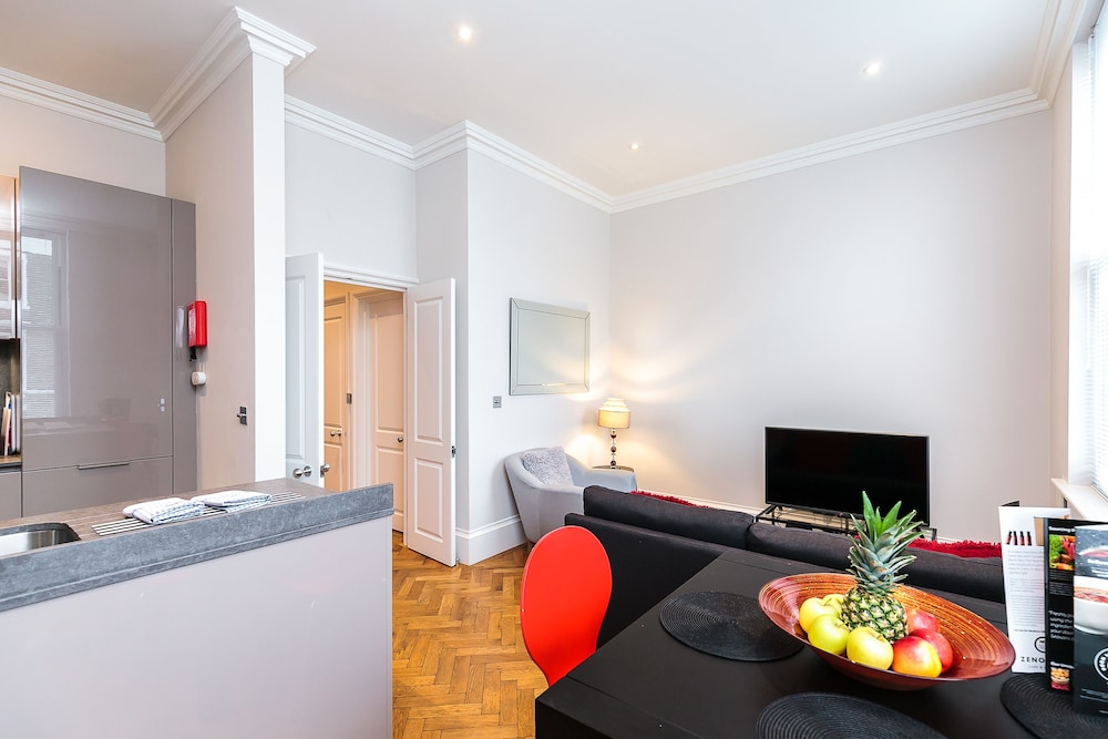 Earl's Court Serviced Apartments - West Brompton 11/20