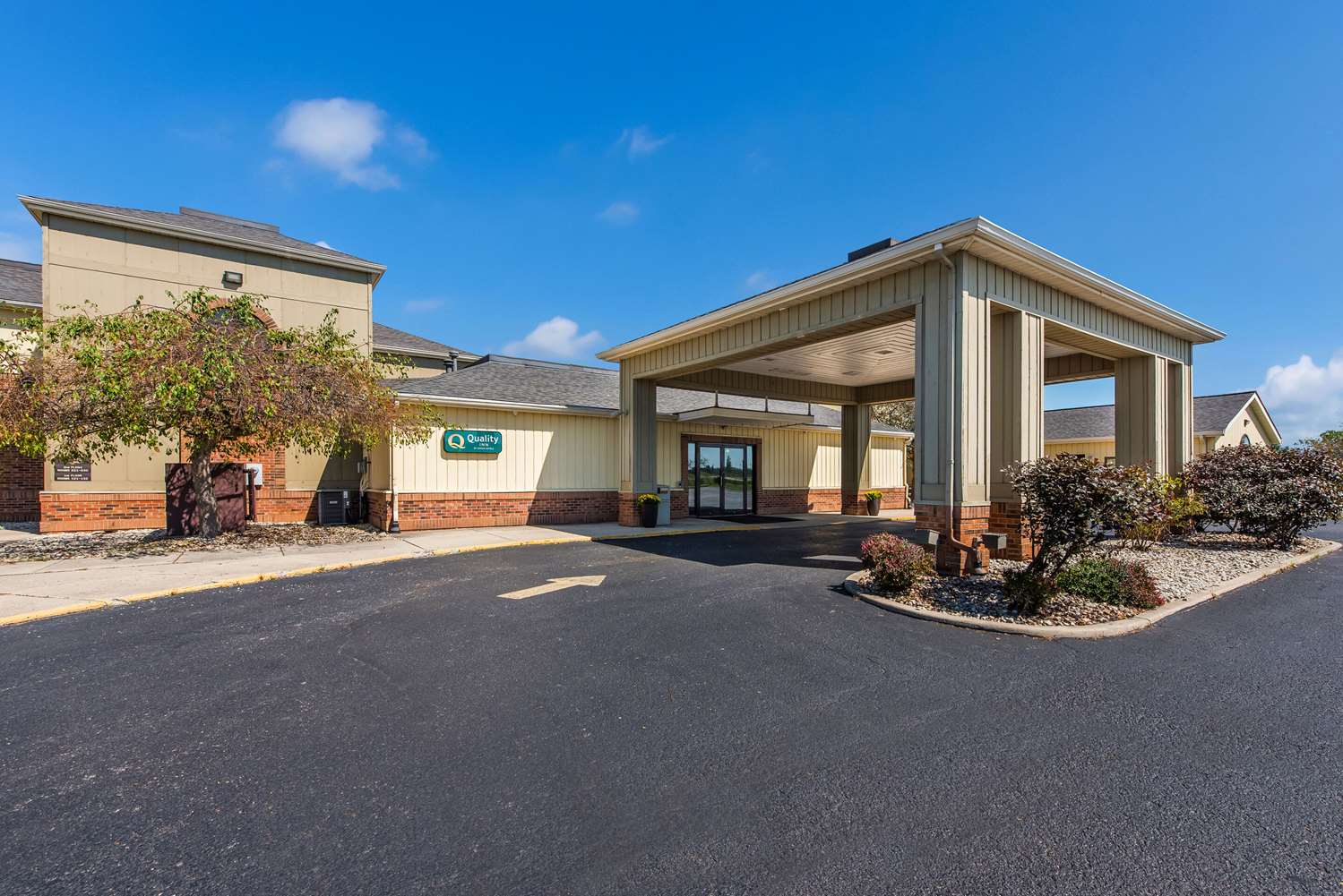 Quality Inn Upper Sandusky OH 27/29