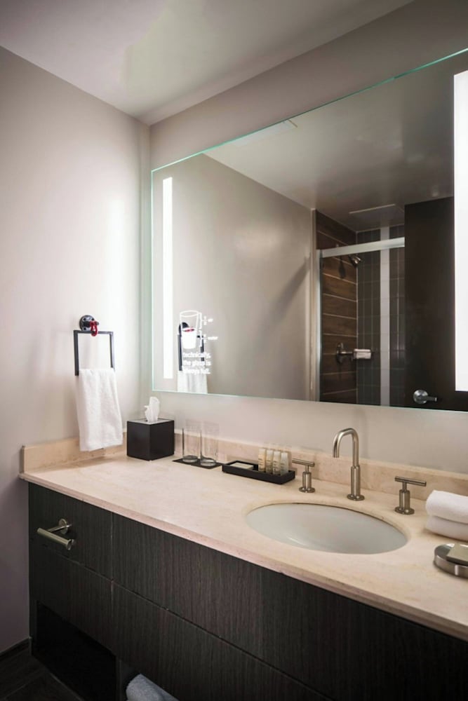 RENAISSANCE TOLEDO DOWNTOWN HOTEL 66/66