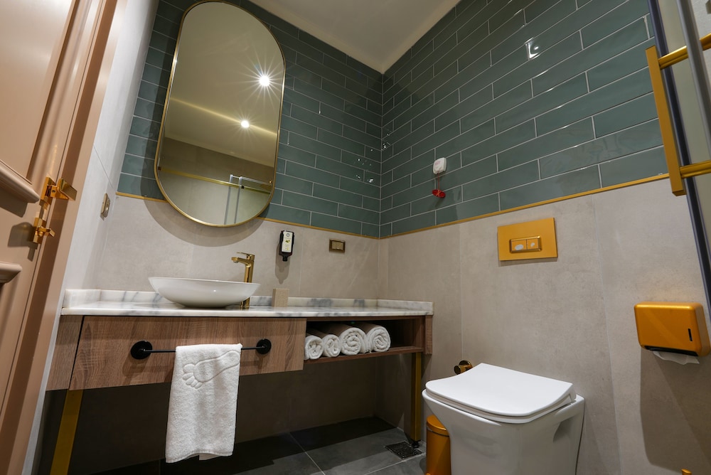 Taksim Bosphorus Hotel 50/50