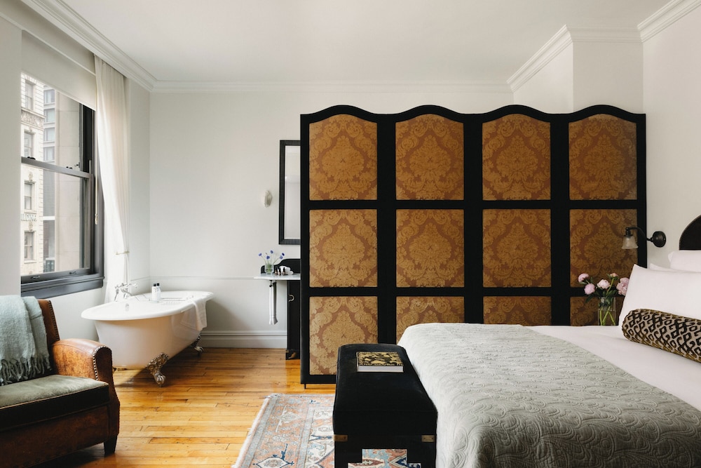 STUDIO, ACCESSIBLE