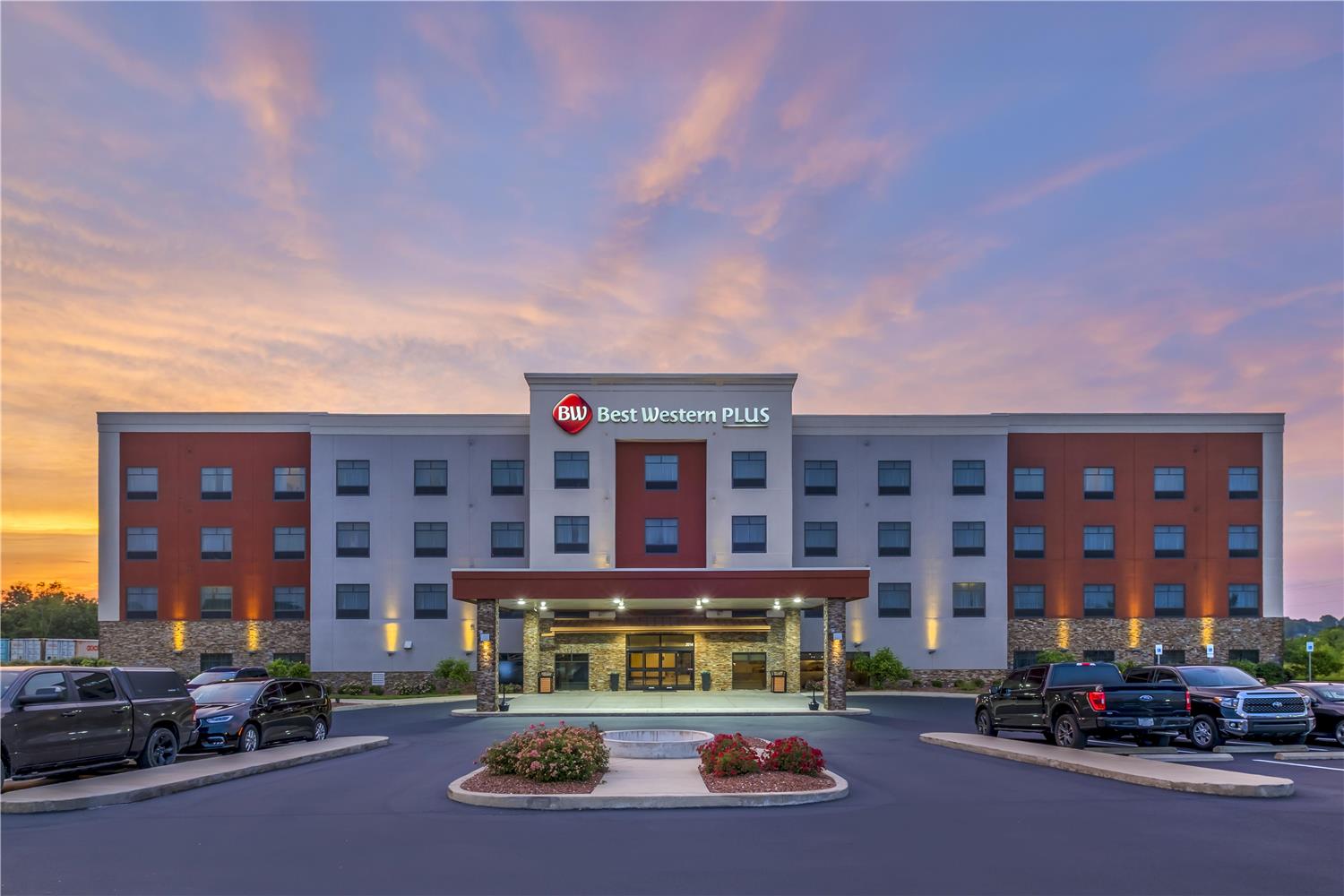 Best Western Plus Elizabethtown Inn & Suites 4/32