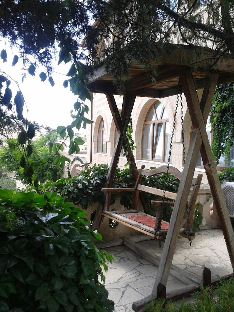 Burcu Kaya Hotel 31/39