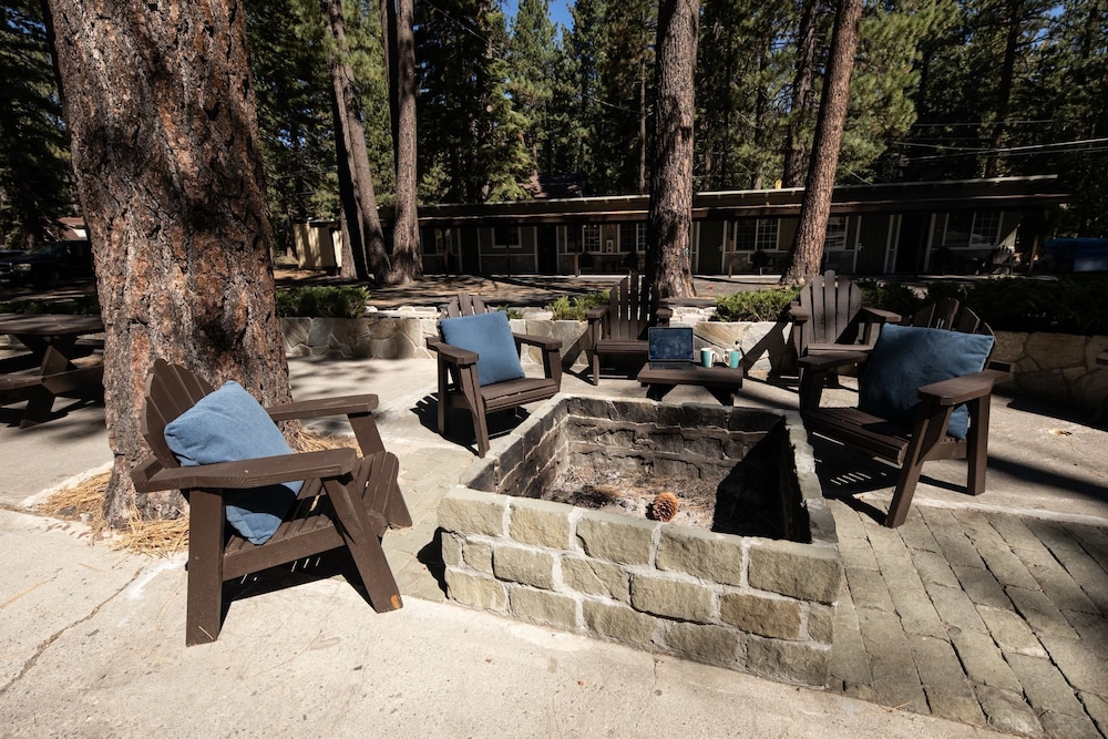 Emerald Bay Lodge 36/40