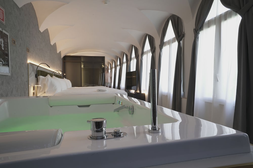 Palazzo Santo Spirito 50/50