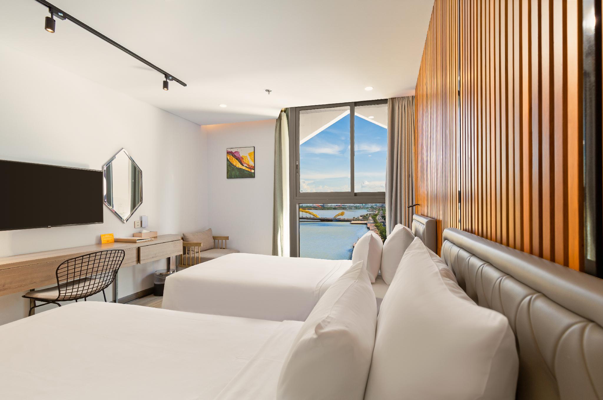 Deluxe, Twin Beds, Partial River View
