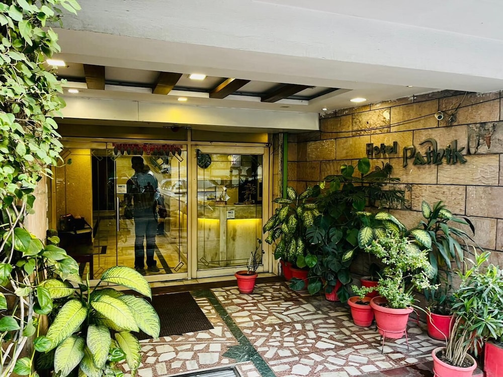 PATHIK HOTEL 2/32