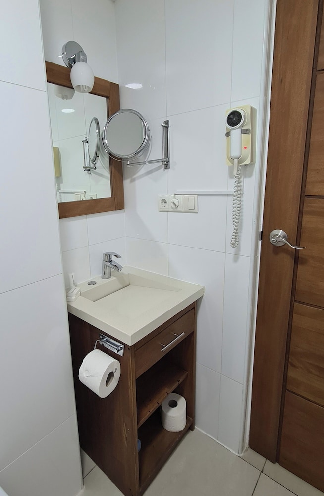 City Suites Curacao 70/70