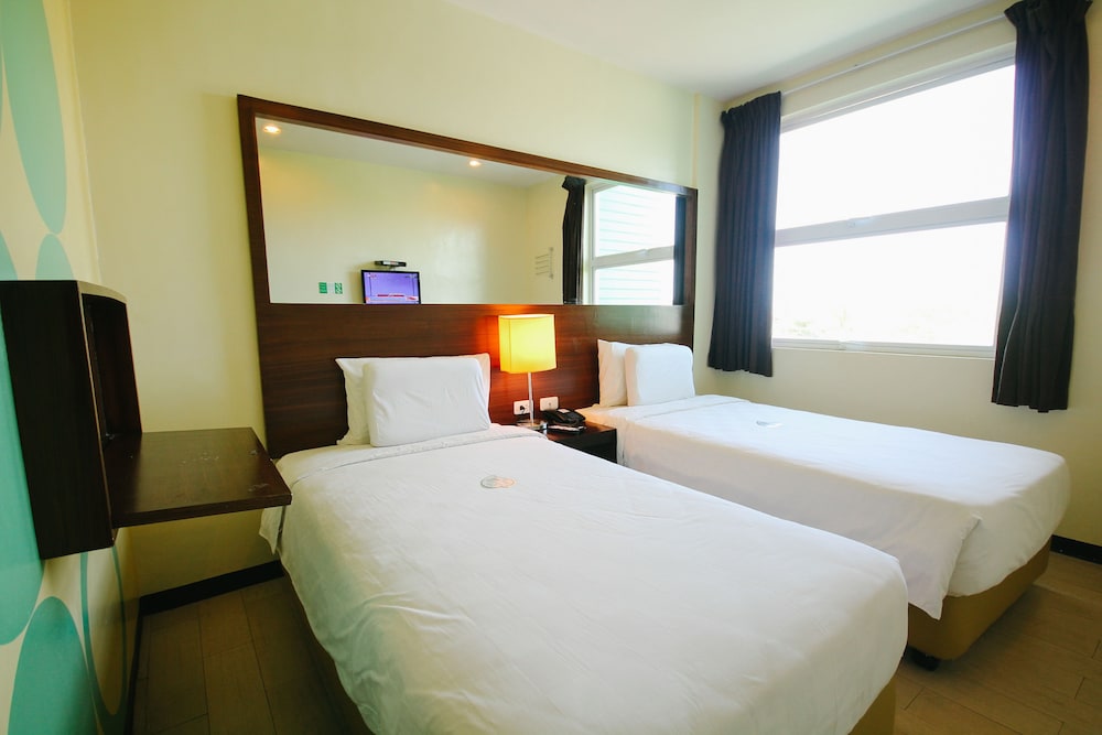 Go Hotels Bacolod 16/58