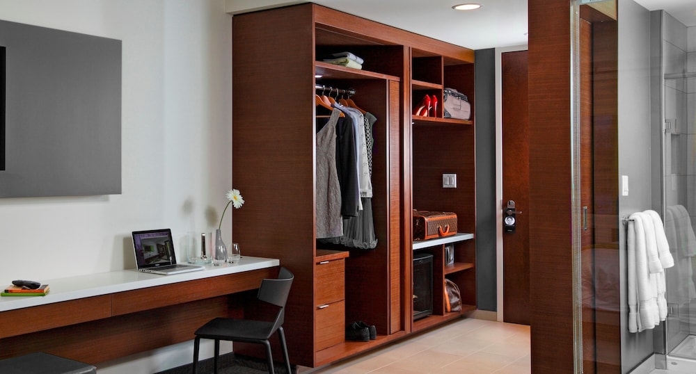 Mere Hotel 34/44