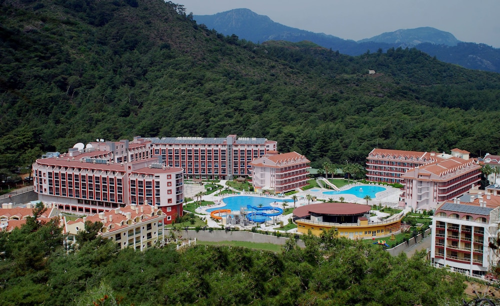 Green Nature Resort And Spa 51/54