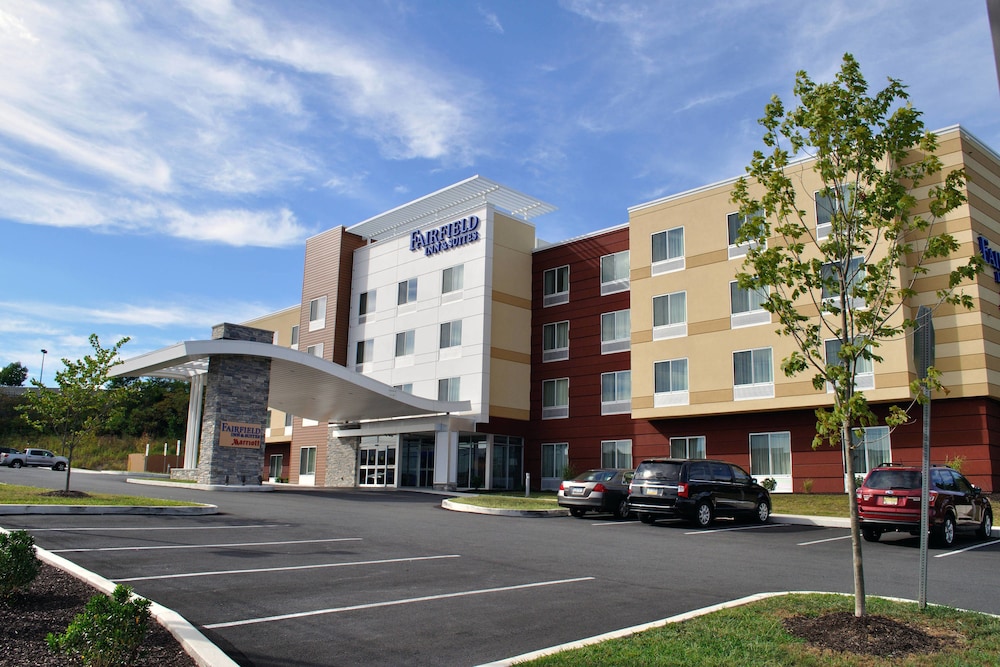 Fairfield Inn And Suites By Marriott Stroudsburg Bartonsville Poconos 1/40