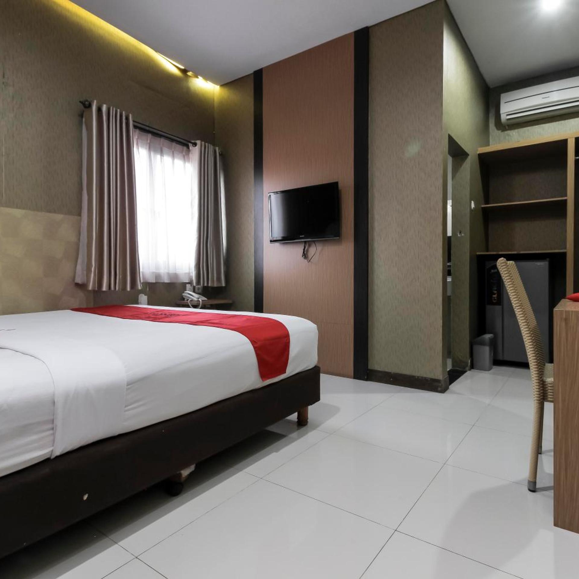 Reddoorz Plus @ Tuparev Cirebon 36/62