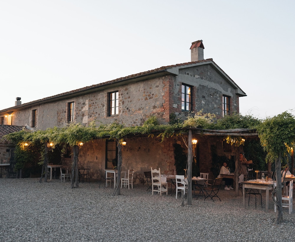 LOCANDA IN TUSCANY 1/50
