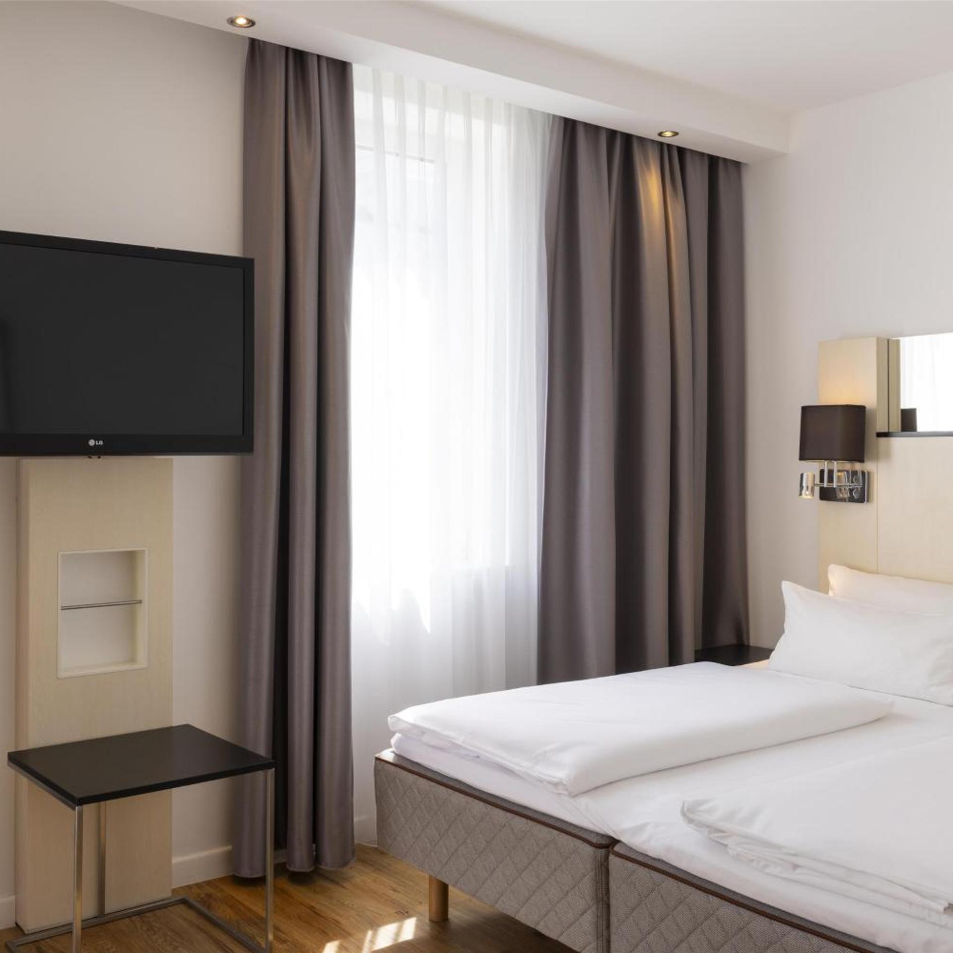 غرفة سوبيريور بسرير كينج بشرفة، Scandic Berlin Kurfurstendamm 3/10