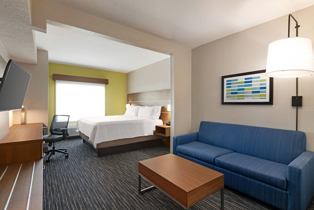 Holiday Inn Express & Suites Pembroke Pines-Sheridan St 38/54