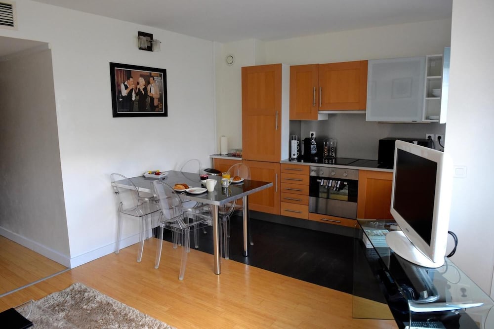 Short Stay Paris Apartments 38/50