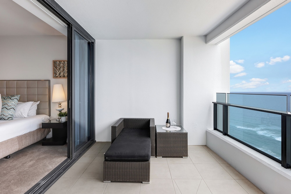 2 Bedrooms, Luxury, Apartment, King and Twin Beds, Ocean View, 2 Bathrooms، Holiday Holiday Soul Surfers Paradise 3/8