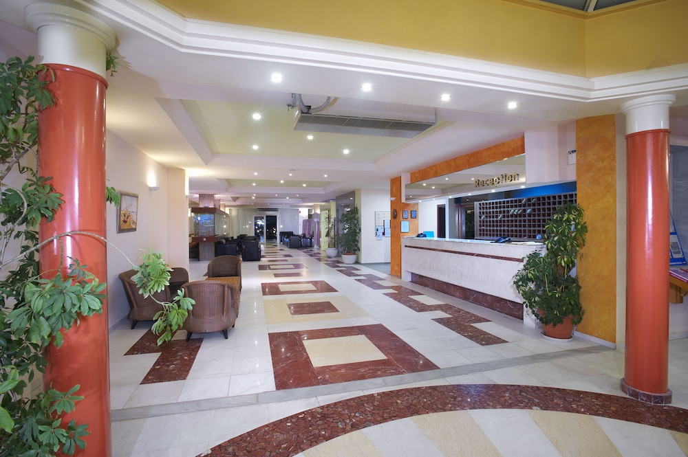 Portes Beach Hotel 12/64