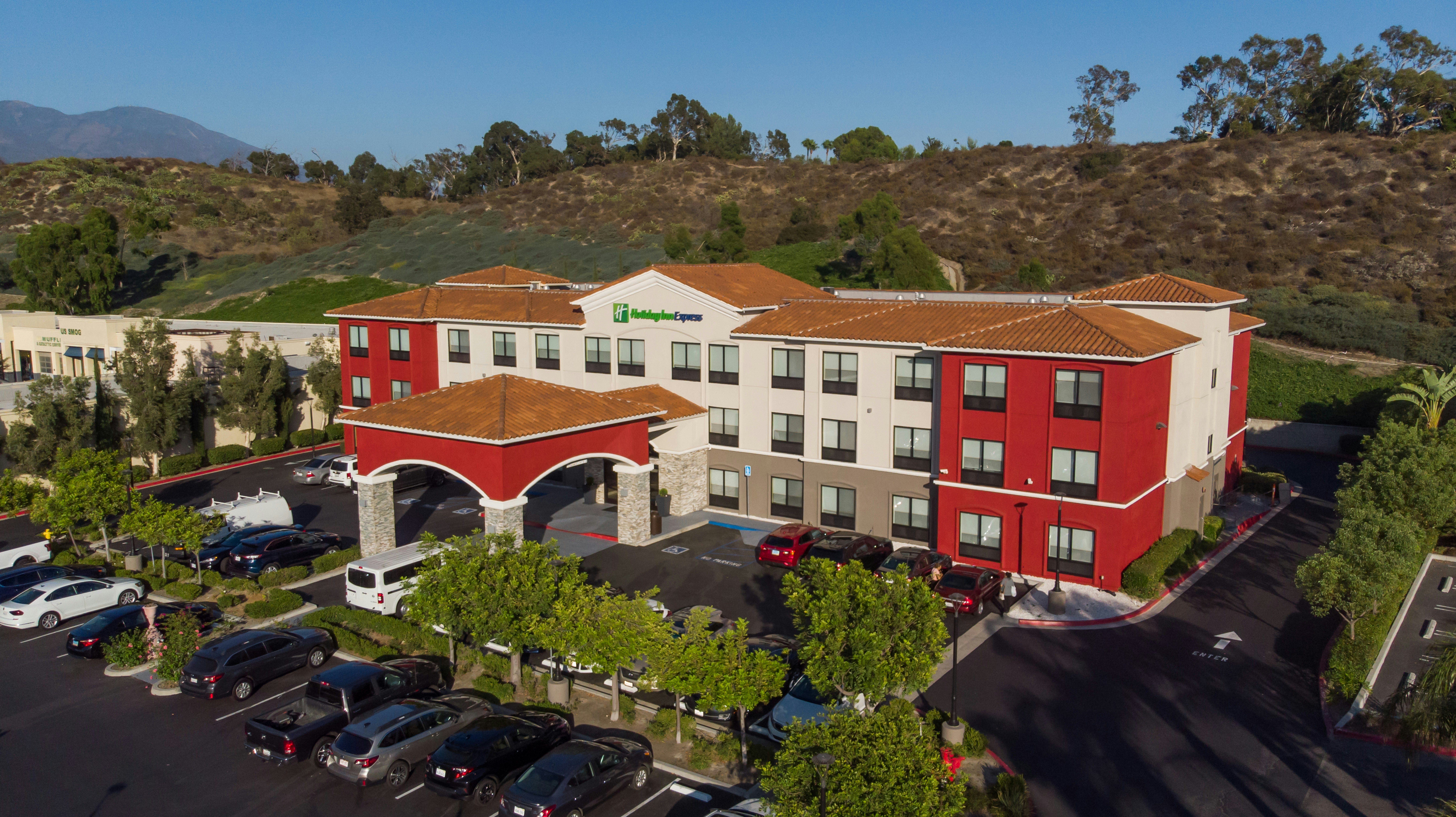 Holiday Inn Express And Suites Lake Forest 3/55