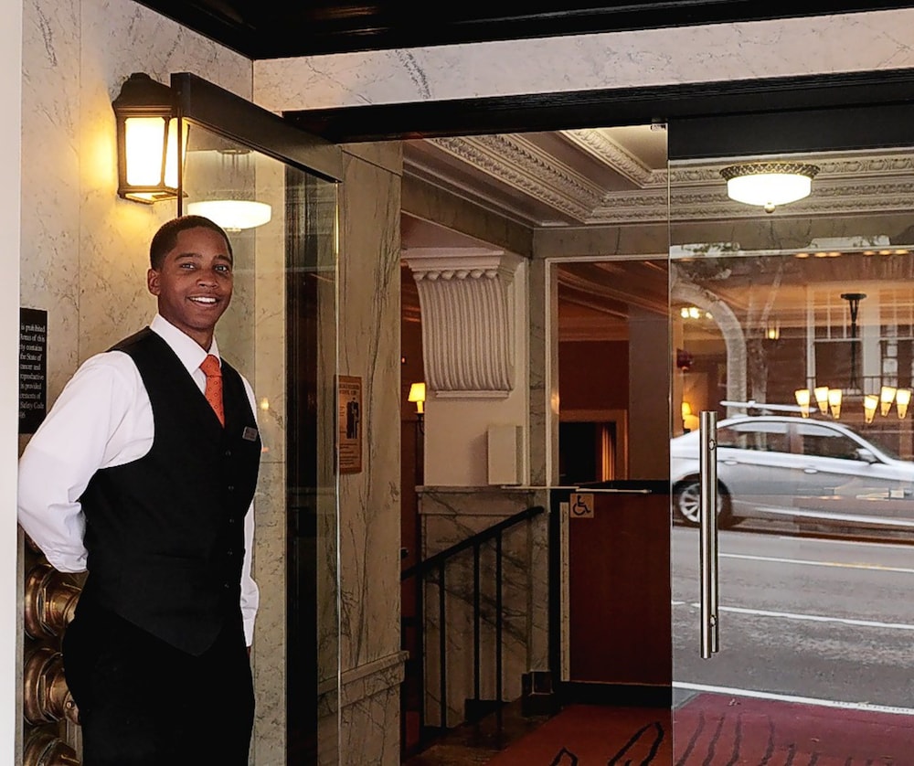 Executive Hotel Vintage Court 35/66