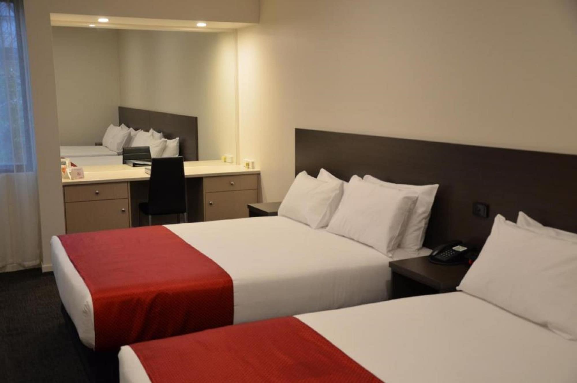 غرفة ديلوكس بسريرين كوين، Quality Hotel Manor 4/7
