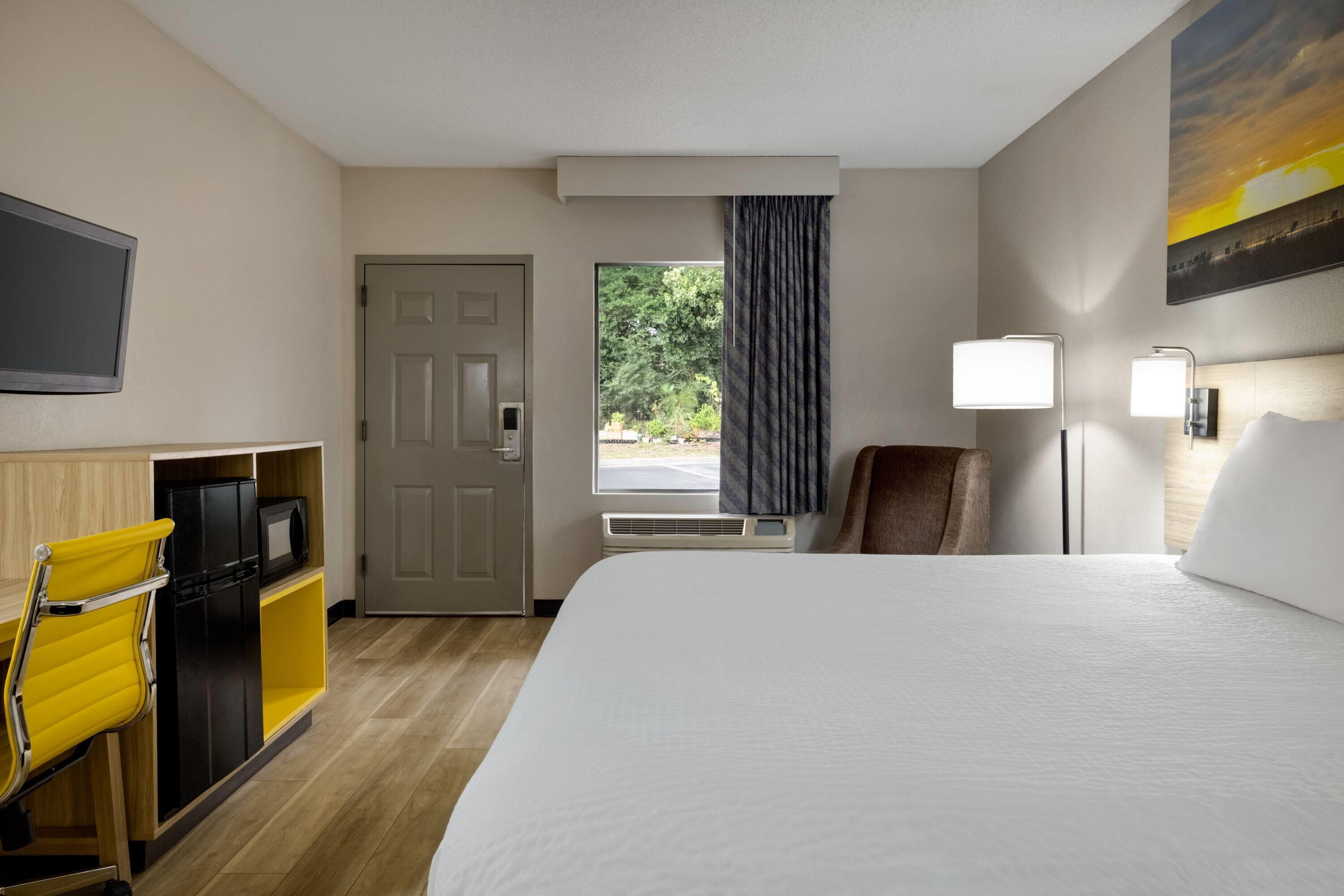 غرفة بسرير كوين لذوي الإعاقة، Days Inn By Wyndham North Columbia Ft Jackson 3/5