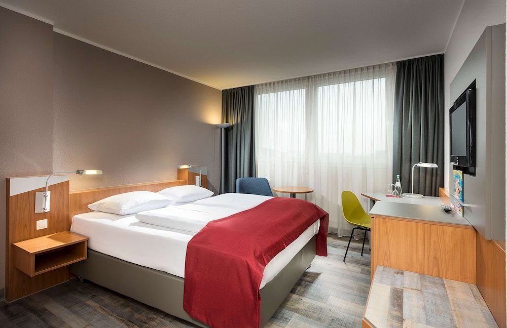 Ramada by Wyndham Hannover 9/43