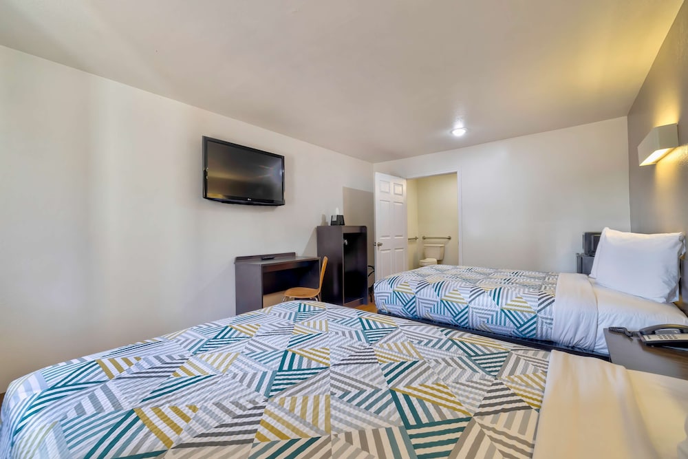 Motel6 Bryan, TX - College Station 35/67