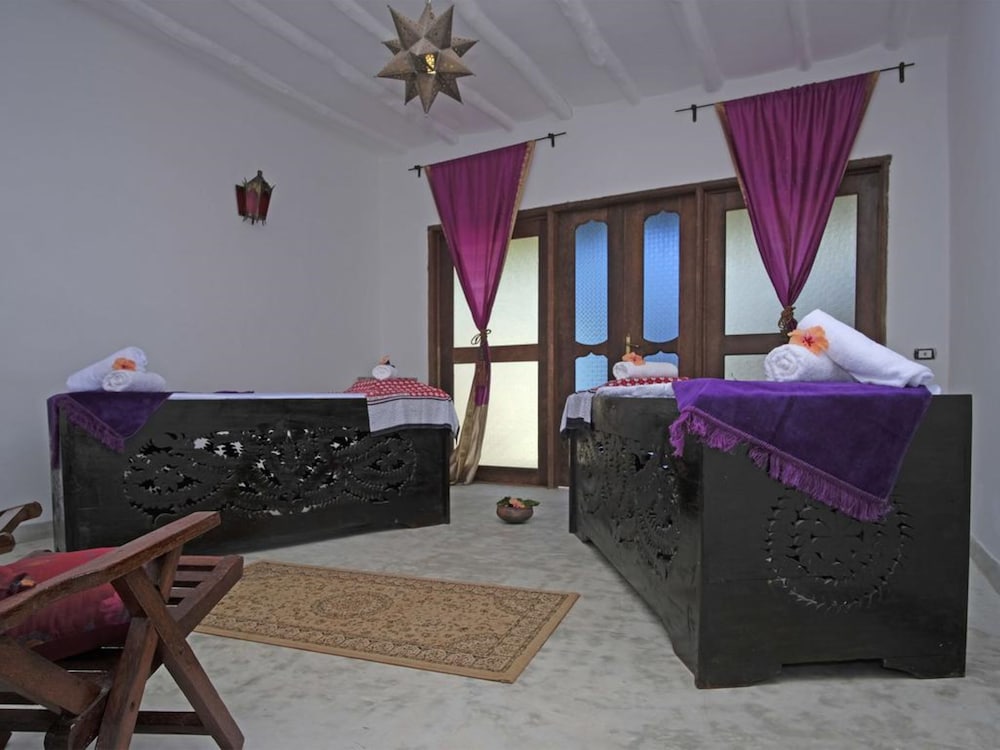 Pongwe Bay Resort 10/50
