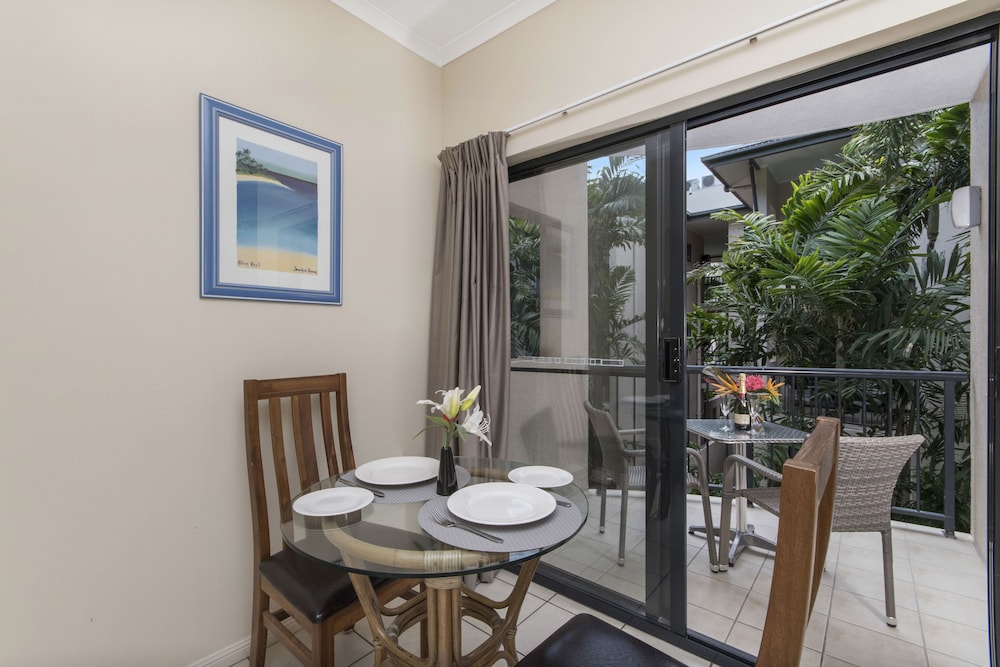 Bay Villas Resort 44/52
