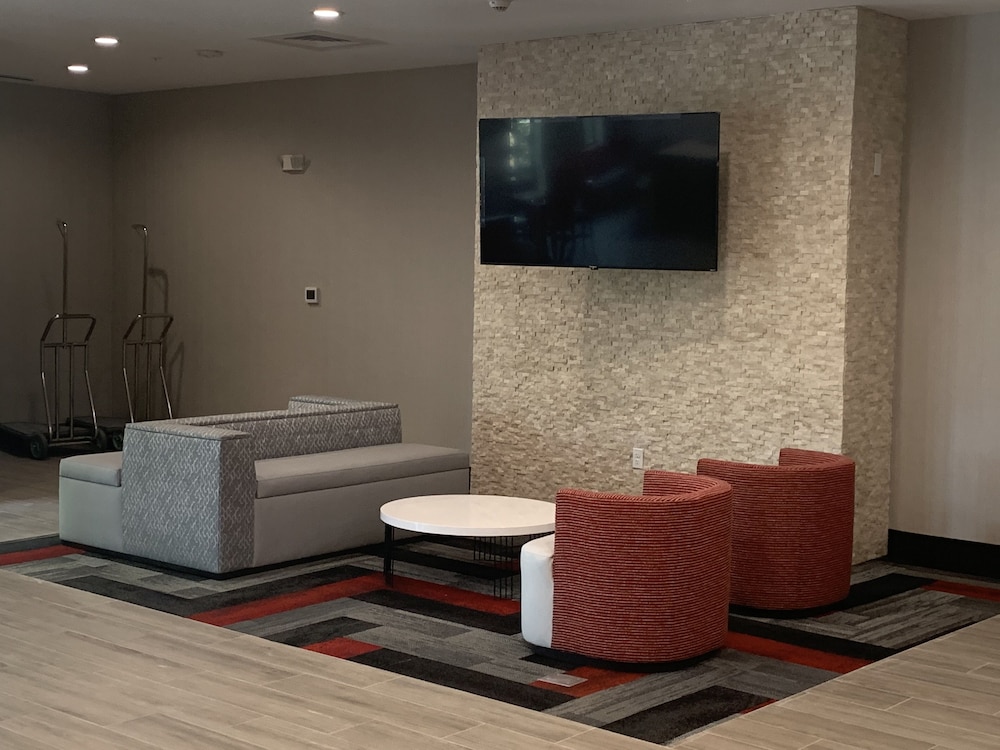 Comfort Inn & Suites Olive Branch Old Towne 29/39
