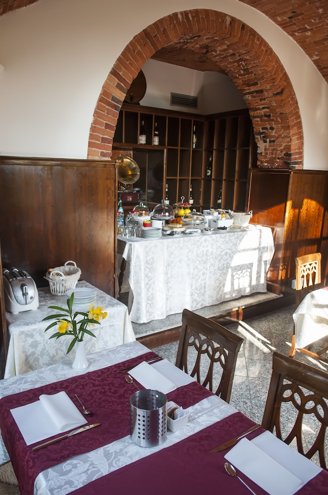 Relais Casali Della Cisterna 32/47
