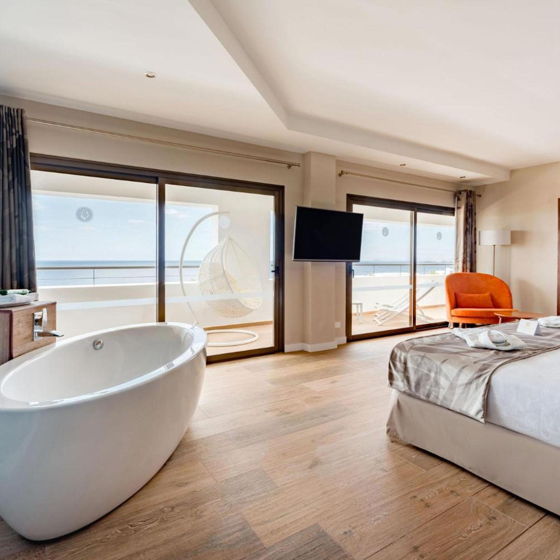 Select, Suite, Sea View