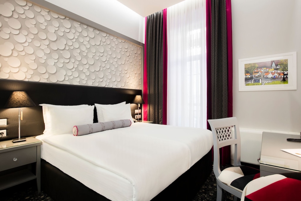 CENTRAL HOTEL SARAJEVO 13/50