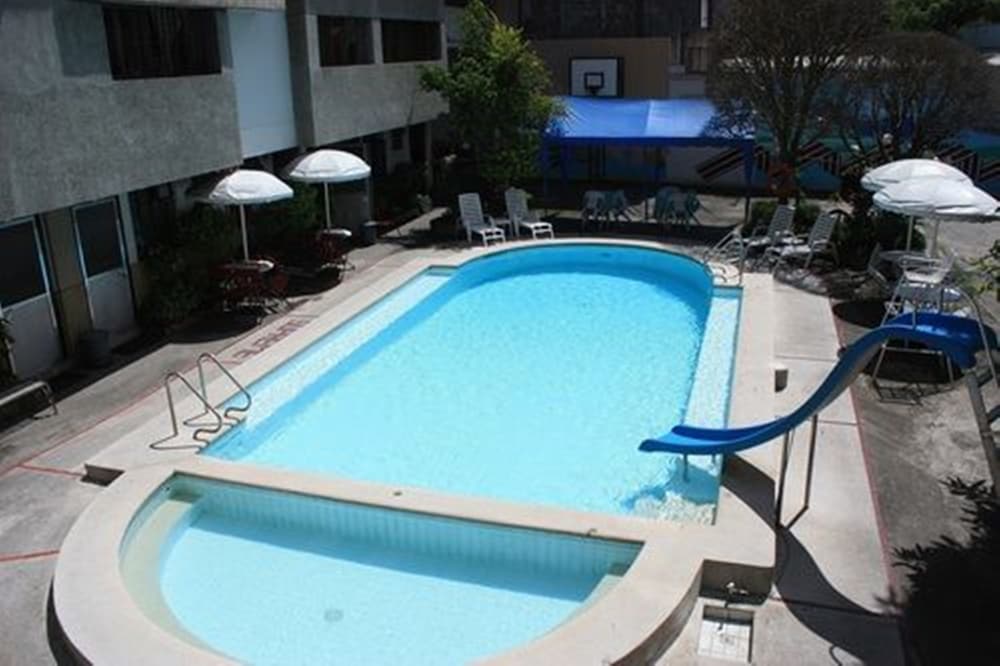 Hotel Supreme Convention Plaza 20/36