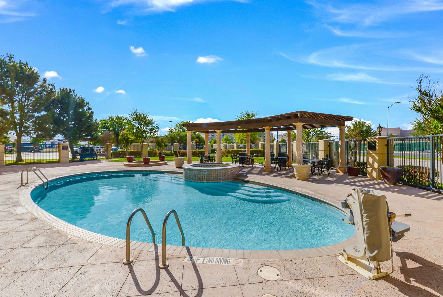 Sleep Inn and Suites Midland West 42/42