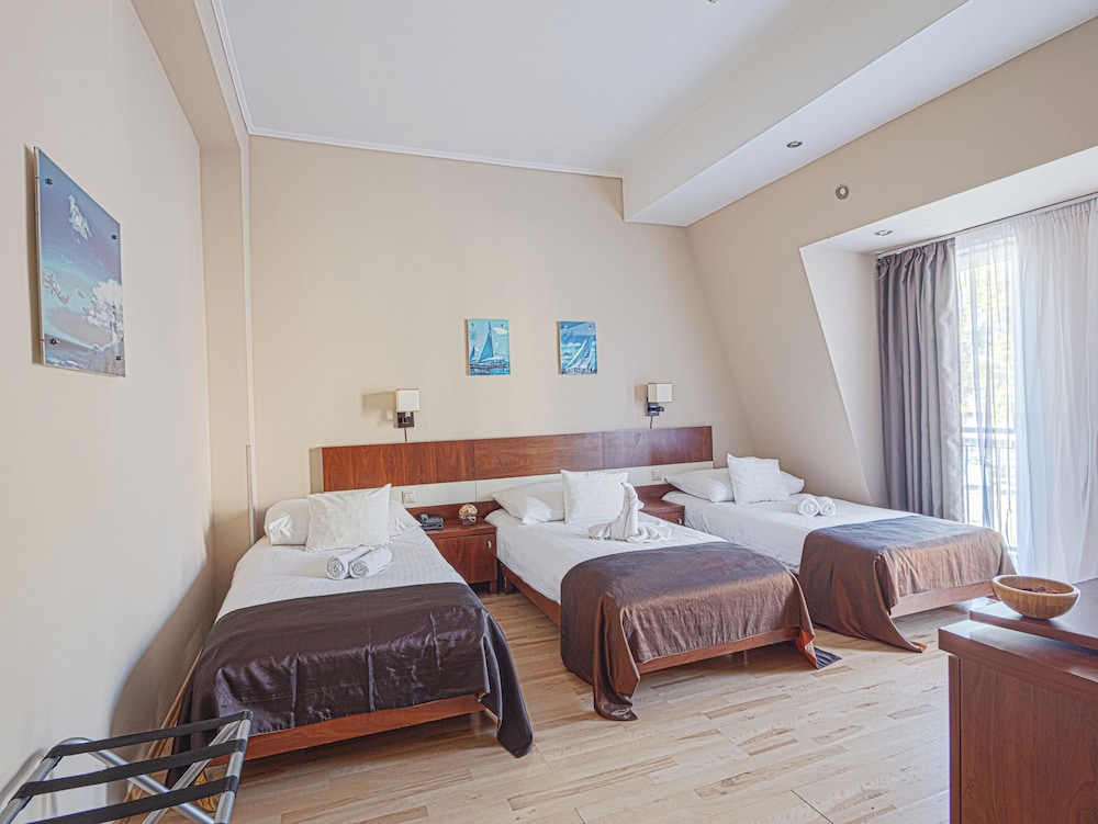 STANDARD, 3 BEDS