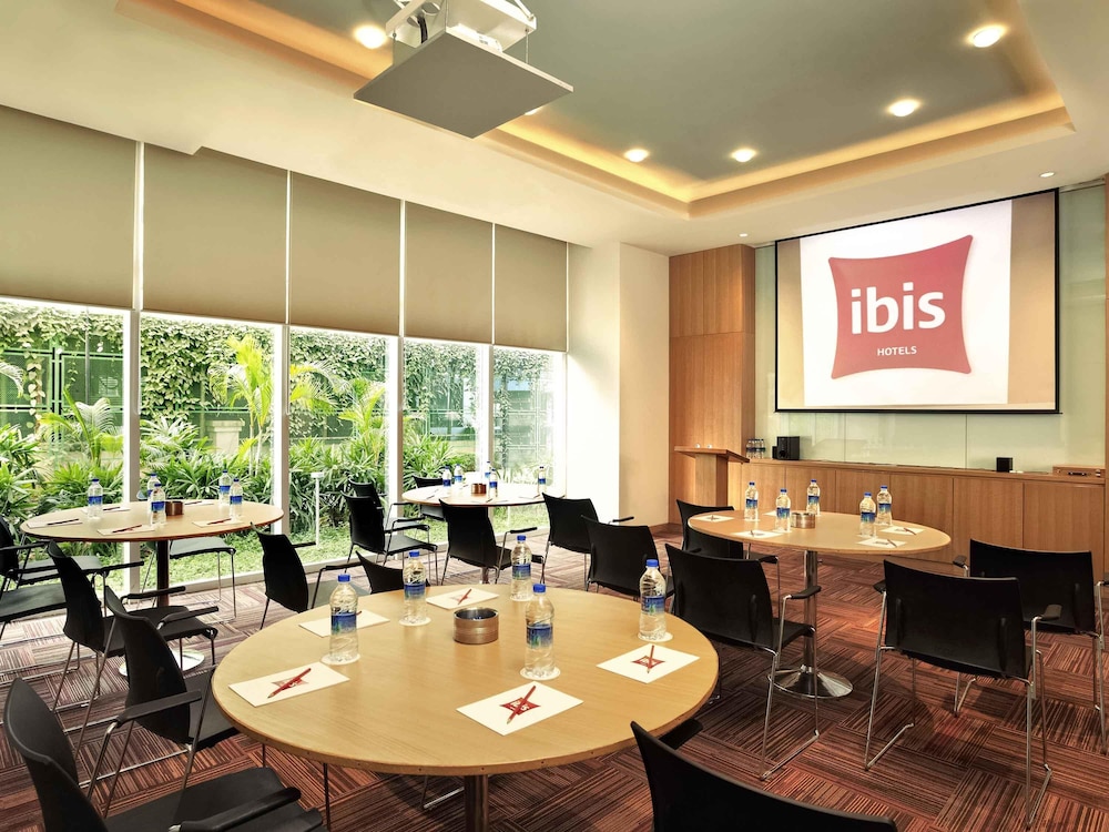 ibis Navi Mumbai 68/75