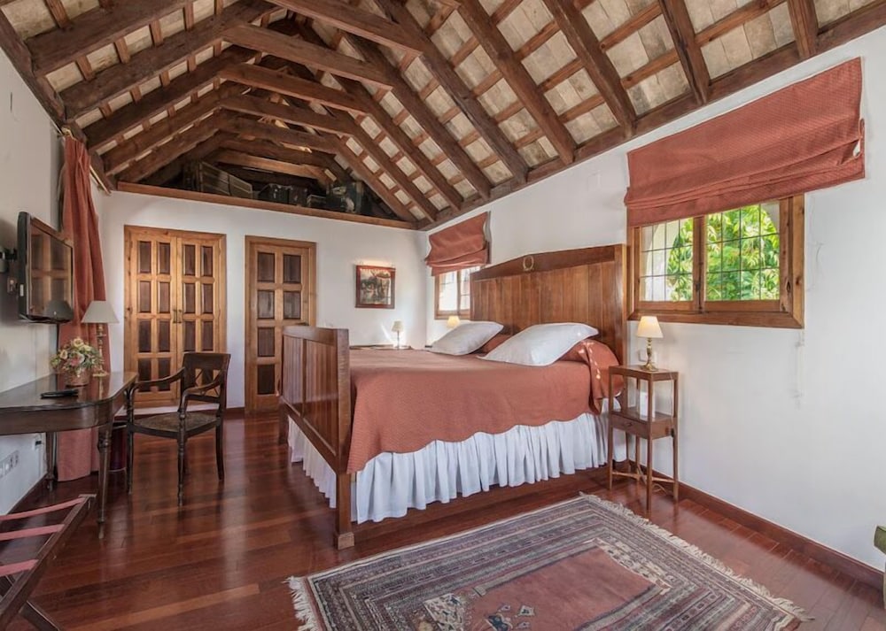 جناح جونيور، Las Casas De La Juderia Sevilla 3/10