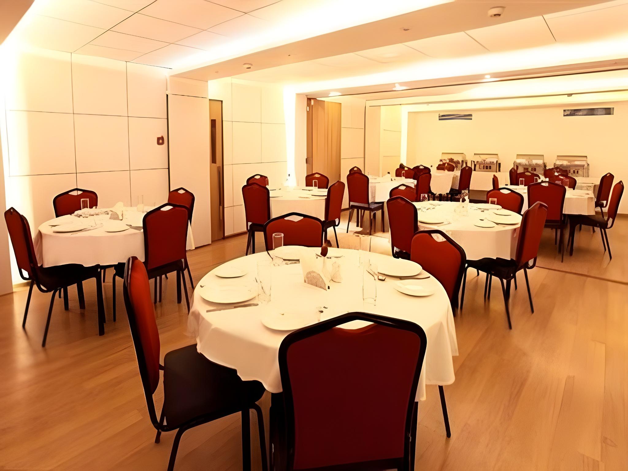Mumbai Metro - The Executive Hotel 26/42