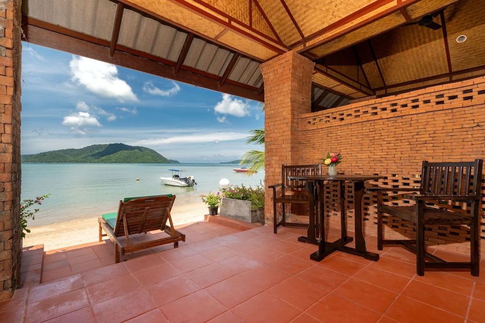 Friendship Beach Resort Atmanjai Wellness Spa 54/70