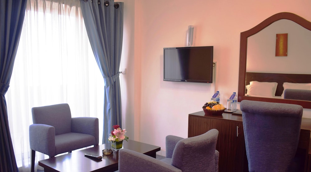 Manhattan Avenue Hotel 43/68